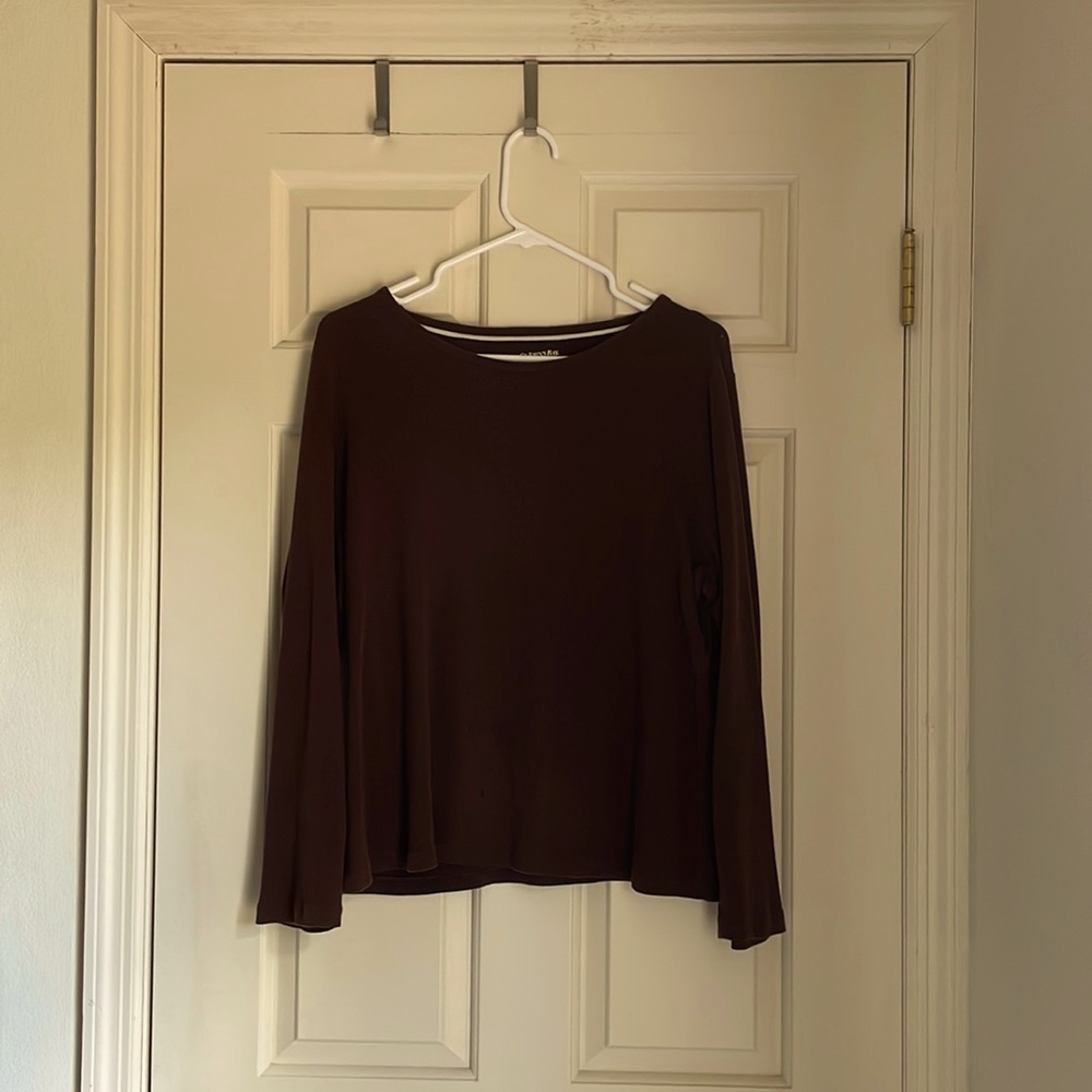 St. John’s Bay Brown longsleeved T-shirt. Size petite large. Good condition